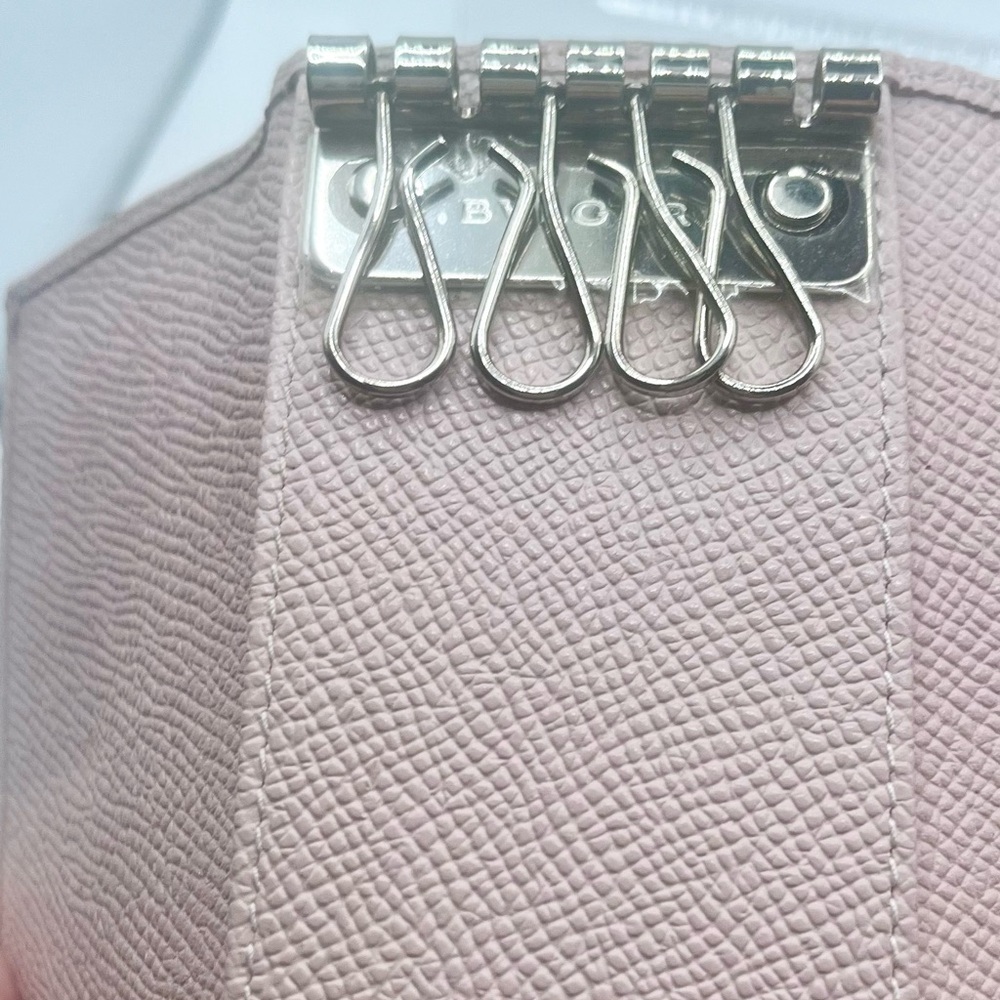 BVLGARI Pink Textured Key Holder w/Silver Logo Hardware - Picture 5 of 7